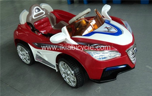 Popularne dječje igračke električni automobil