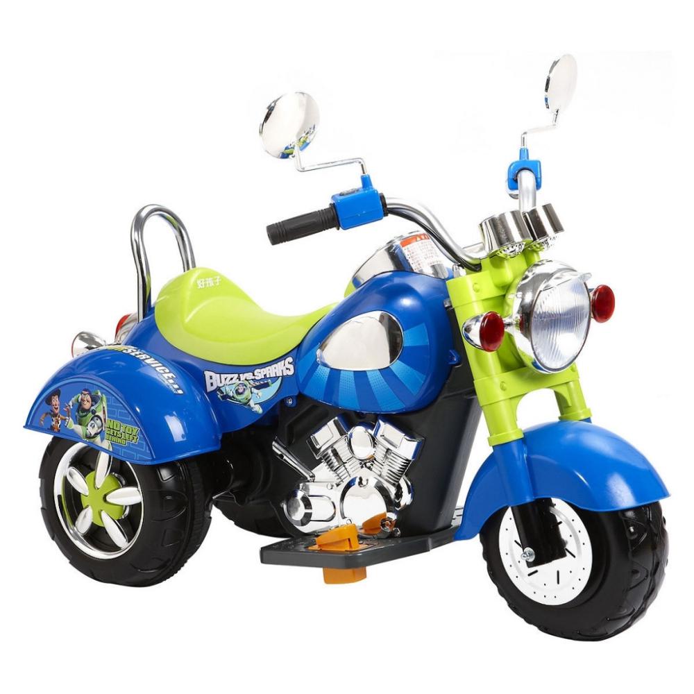 Djeca motociklističke trikove vožnje biciklima